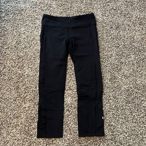 Lululemon mid-rise cropped legging with pockets